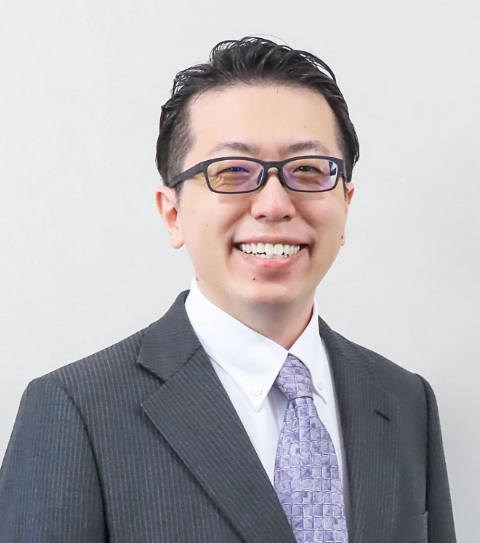 講師